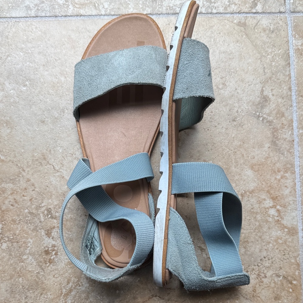 Sorel Ella Flat Sandals Elastic Ankle Wrap & Suede Straps 9.5 Cushioned Footbed